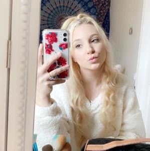 Meet your Posher, Brooke